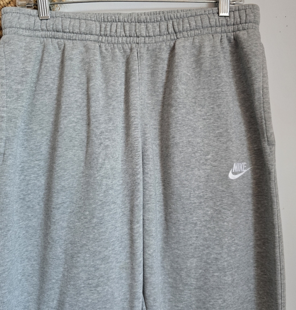 Nike Men Athletic Gym Workout Club Fleece Jogger Sweatpants SZ Large Swoosh Logo - Picture 3 of 9